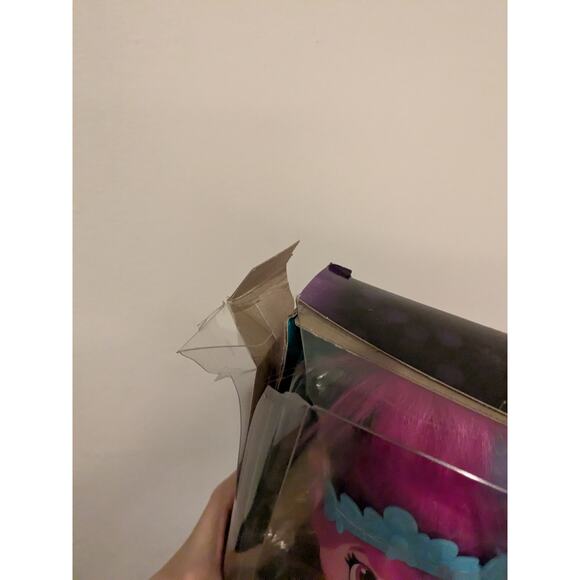 DreamWorks Trolls World Tour Pop to Rock Poppy Singing Doll w/2 Guitars Hasbro - Picture 13 of 16